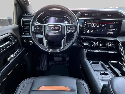 Used 2024 GMC Sierra 2500 AT4 w/ AT4 Preferred Package AWD/4WD image 6