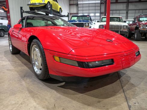 Used 1994 Chevrolet Corvette Coupe RWD image 12