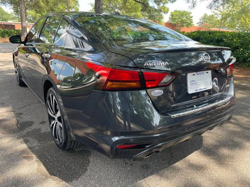 Used 2021 Nissan Altima 2.5 Platinum AWD/4WD image 3