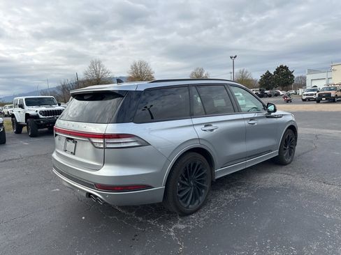 Used 2024 Lincoln Aviator Reserve w/ Equipment Group 201A image 4