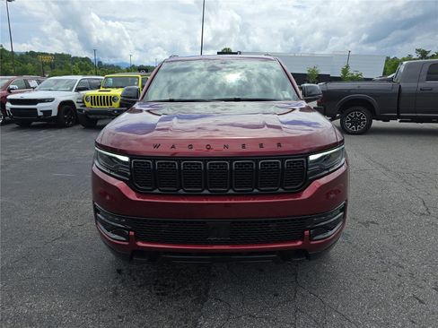 Used 2024 Jeep Wagoneer Series II AWD/4WD image 7