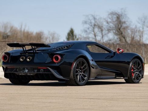 Used 2019 Ford GT RWD image 3