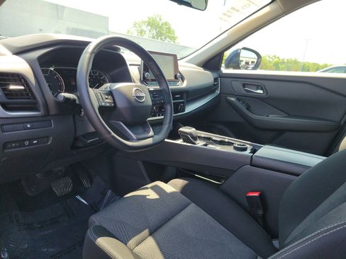Used 2025 Nissan Rogue SV AWD/4WD image 19
