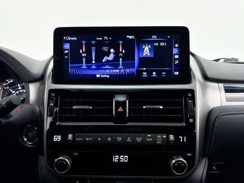 Used 2023 Lexus GX 460 Premium w/ Premium Package image 21