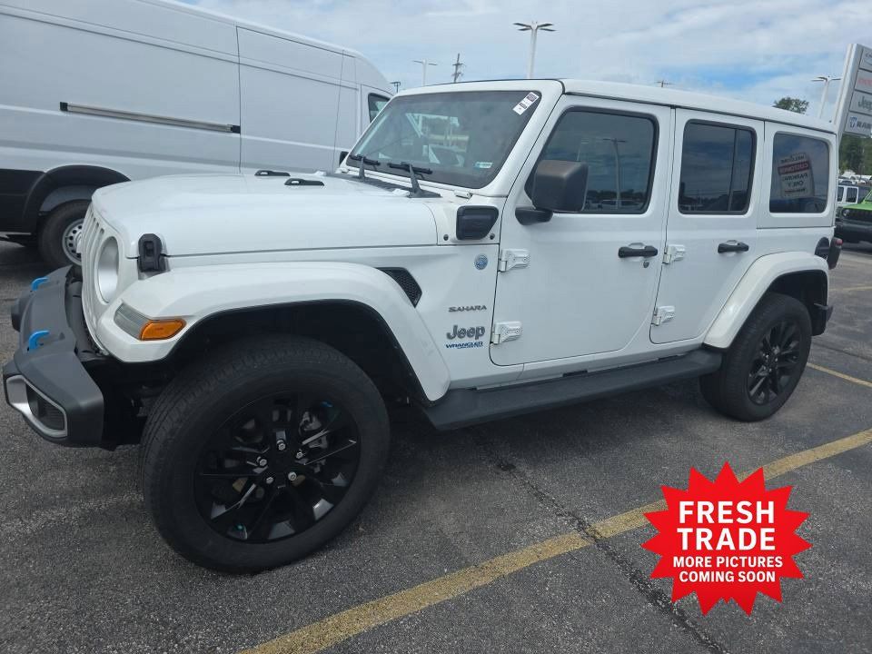 Used 2022 Jeep Wrangler Unlimited Sahara w/ Cold Weather Group AWD/4WD image 1