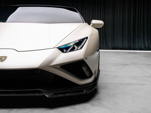 Used 2021 Lamborghini Huracan EVO RWD image 27