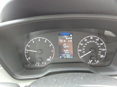 Used 2025 Toyota Corolla Cross L image 2