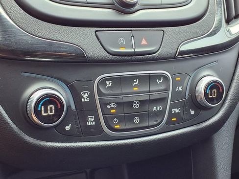 Used 2022 Chevrolet Equinox RS FWD image 12