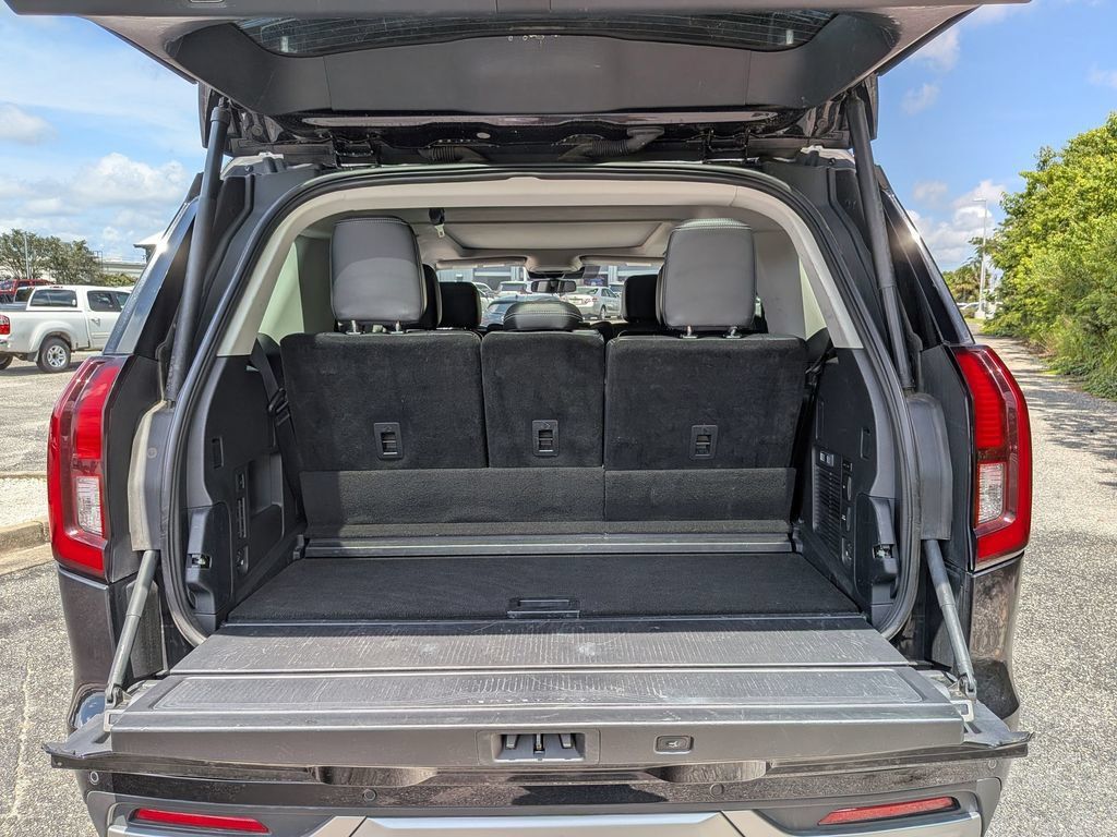 Used 2025 Ford Expedition Platinum AWD/4WD image 28