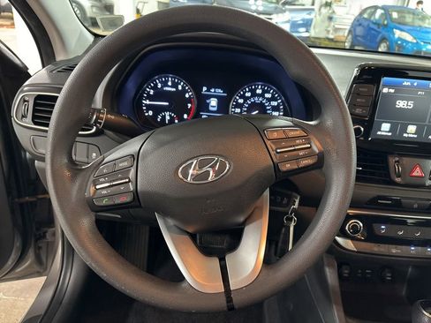 Used 2020 Hyundai Elantra GT FWD image 13