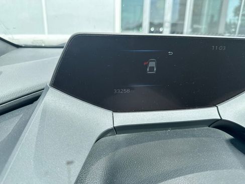 Used 2024 Toyota Prius XLE FWD image 6