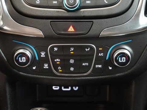 Used 2020 Chevrolet Equinox LT w/ Driver Convenience Package FWD image 22