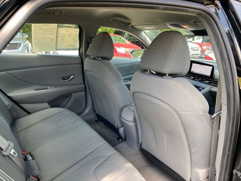 Used 2023 Hyundai Elantra SEL w/ Convenience Package FWD image 34