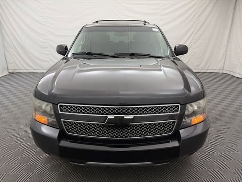 Used 2010 Chevrolet Tahoe LT w/ Luxury Package RWD image 3