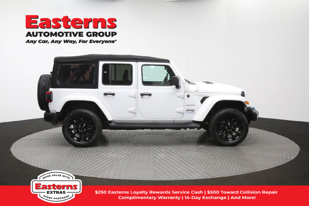 Used 2022 Jeep Wrangler Unlimited Sahara w/ Cold Weather Group AWD/4WD image 47