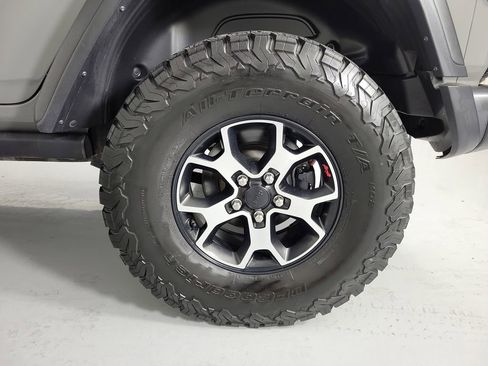 Used 2019 Jeep Wrangler Unlimited Rubicon AWD/4WD image 6