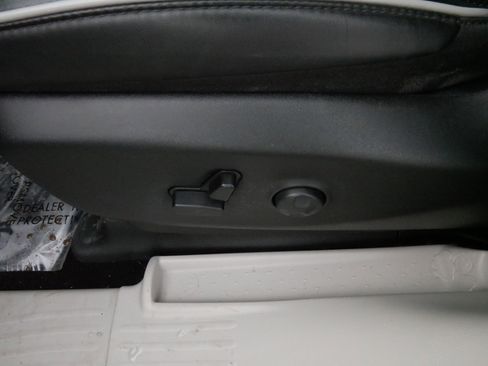 Used 2023 Chrysler Pacifica Limited image 20