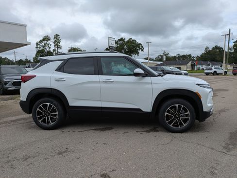 New 2026 Chevrolet TrailBlazer LT w/ Convenience Package image 3