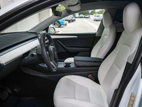 Used 2023 Tesla Model Y Long Range AWD/4WD image 17