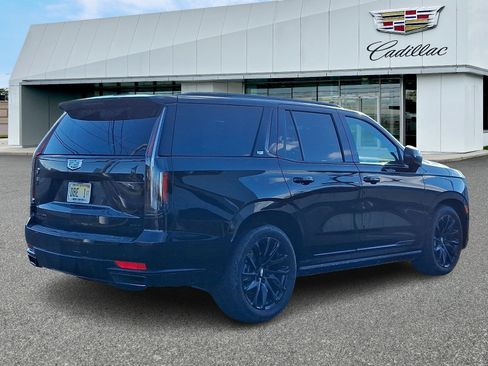 Used 2024 Cadillac Escalade Sport Platinum w/ LPO, ONYX Package image 4