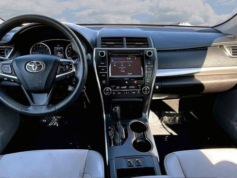 Used 2017 Toyota Camry XSE FWD image 9