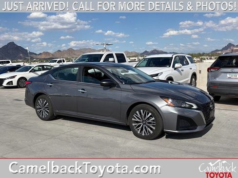 Used 2025 Nissan Altima 2.5 SV FWD image 1