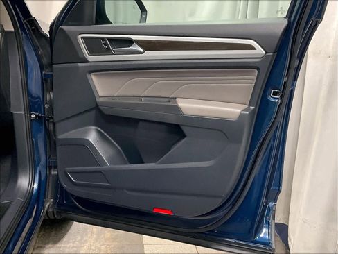 Used 2023 Volkswagen Atlas SE image 12