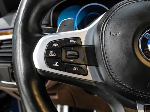 Used 2019 BMW M550i xDrive image 24