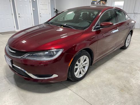 Used 2016 Chrysler 200 Limited Platinum image 3