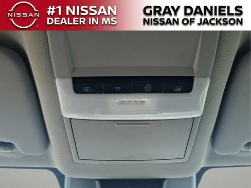 Used 2023 Nissan Rogue S AWD/4WD image 21