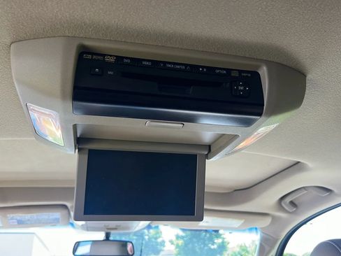 Used 2012 Toyota Sequoia Platinum AWD/4WD image 17