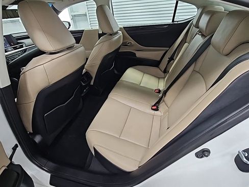 Used 2019 Lexus ES 350 image 32