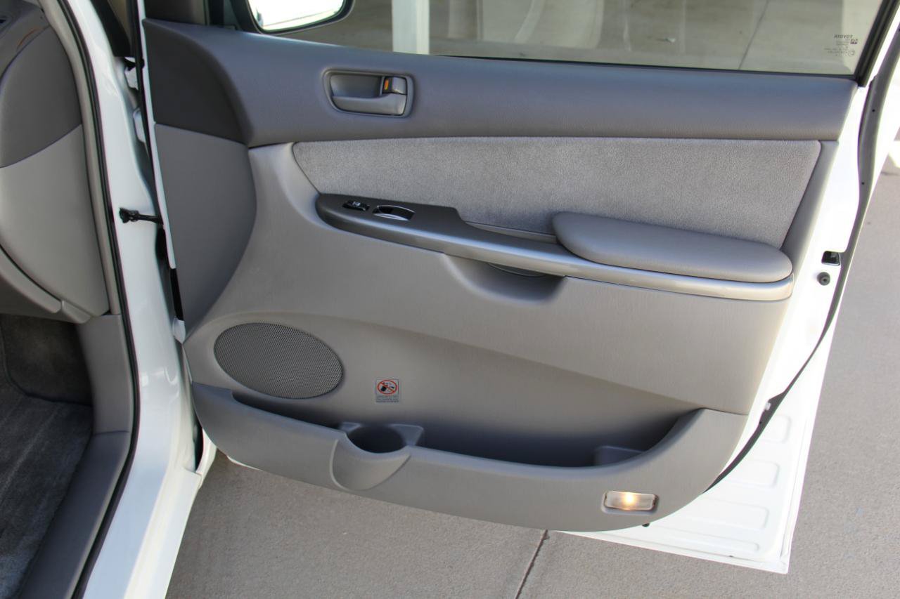 Used 2007 Toyota Sienna CE FWD image 24