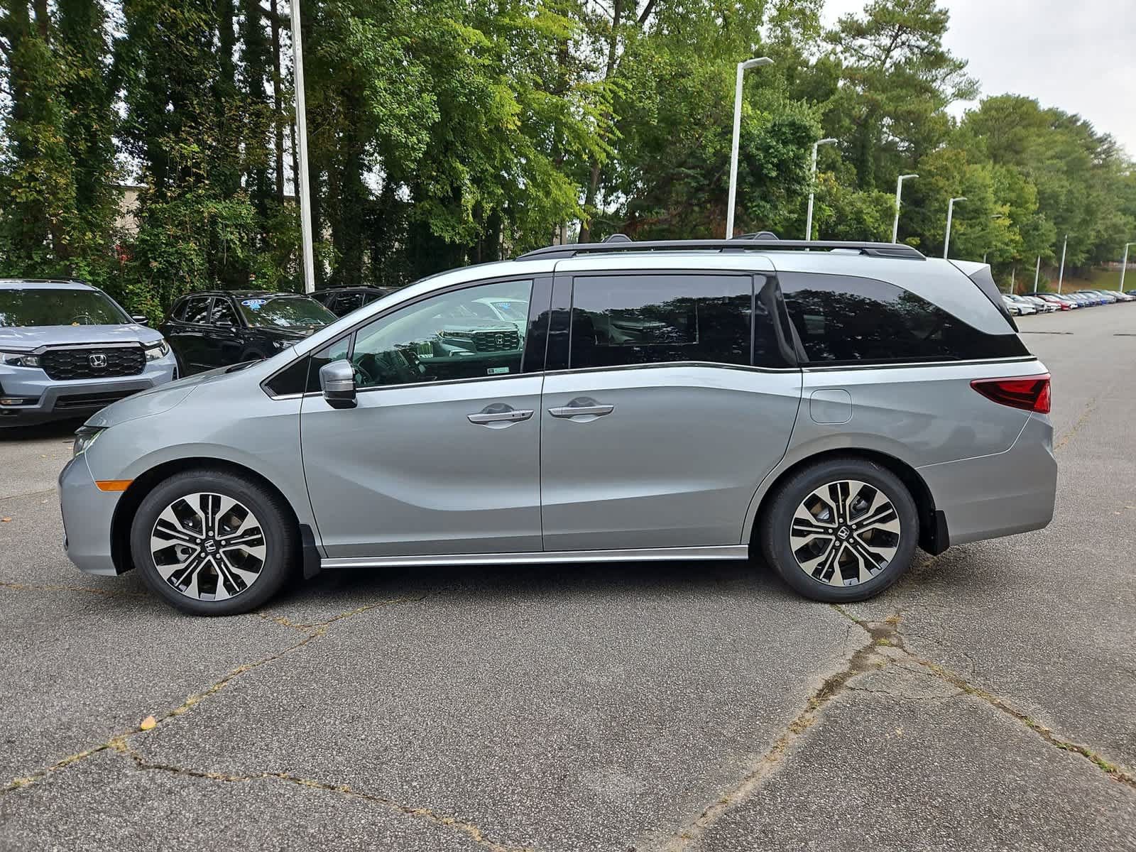 New 2026 Honda Odyssey Elite image 2