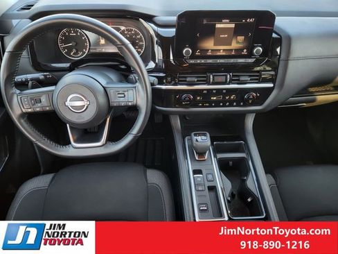 Used 2025 Nissan Pathfinder SV image 26