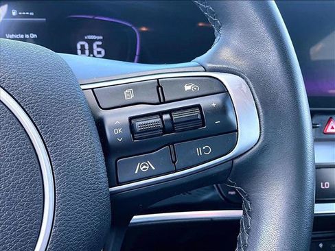 Used 2025 Kia Sportage EX FWD image 21