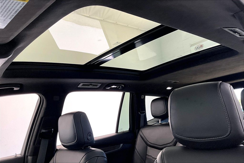 Used 2024 Cadillac XT6 AWD image 21