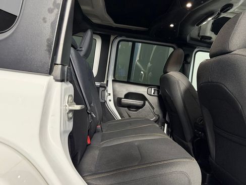 Used 2024 Jeep Wrangler Unlimited w/ Convenience Group AWD/4WD image 22