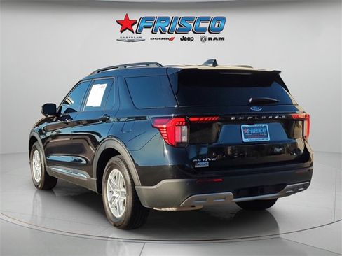 Used 2025 Ford Explorer Active w/ Active Comfort Package image 7