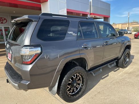 Used 2021 Toyota 4Runner TRD Off-Road image 8