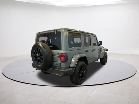 Used 2025 Jeep Wrangler Unlimited Sahara w/ Safety Group AWD/4WD image 7