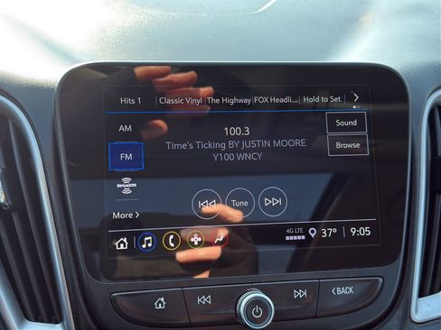 Used 2024 Chevrolet Malibu LT image 18