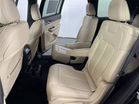Used 2023 Jeep Grand Cherokee L Limited image 45