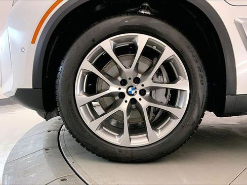 New 2026 BMW X5 xDrive50e w/ Climate Comfort Package image 9