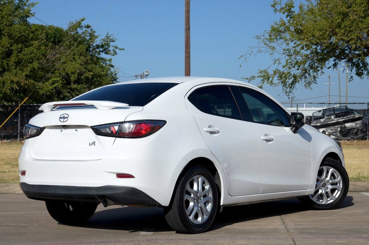 Used 2016 Scion iA FWD image 3