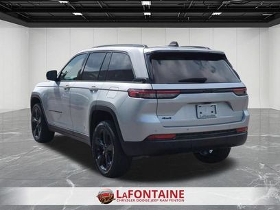 Used 2024 Jeep Grand Cherokee Altitude