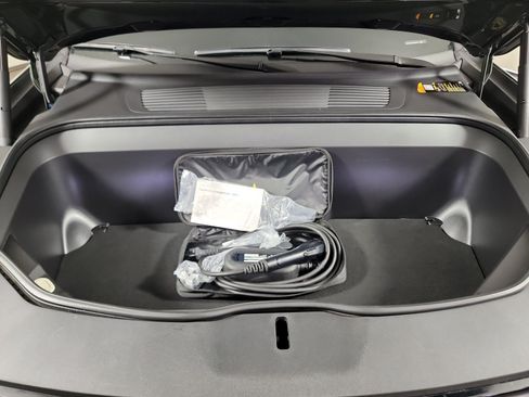 Used 2024 Rivian R1S Adventure AWD/4WD image 14