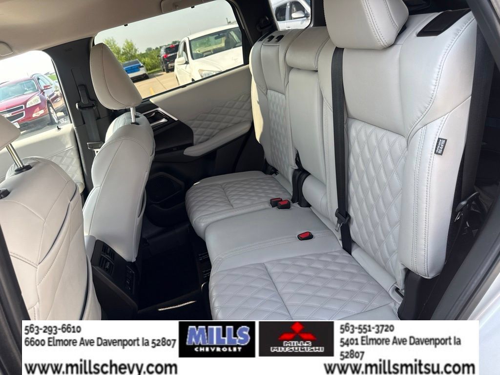 Used 2024 Mitsubishi Outlander SEL AWD/4WD image 19