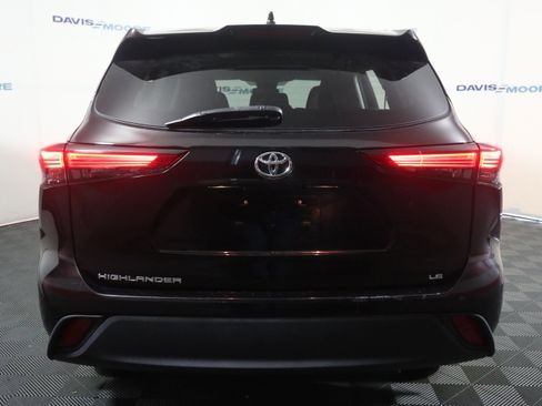 Used 2020 Toyota Highlander LE image 7
