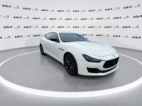 Used 2021 Maserati Ghibli S RWD image 2